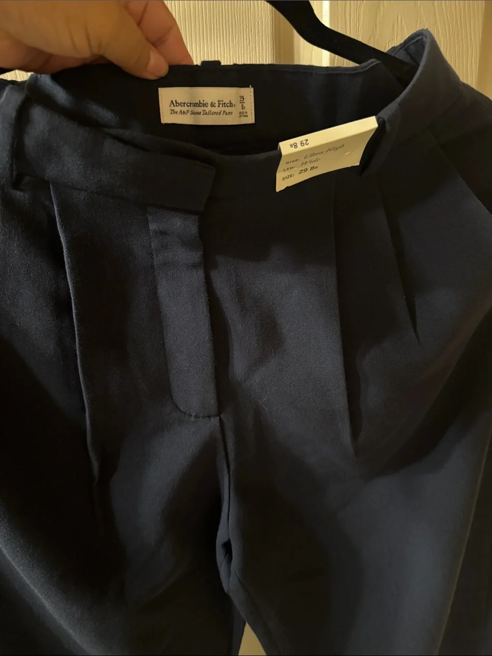 Abercrombie & Fitch women’s Dark Navy Pleated Dress Pants